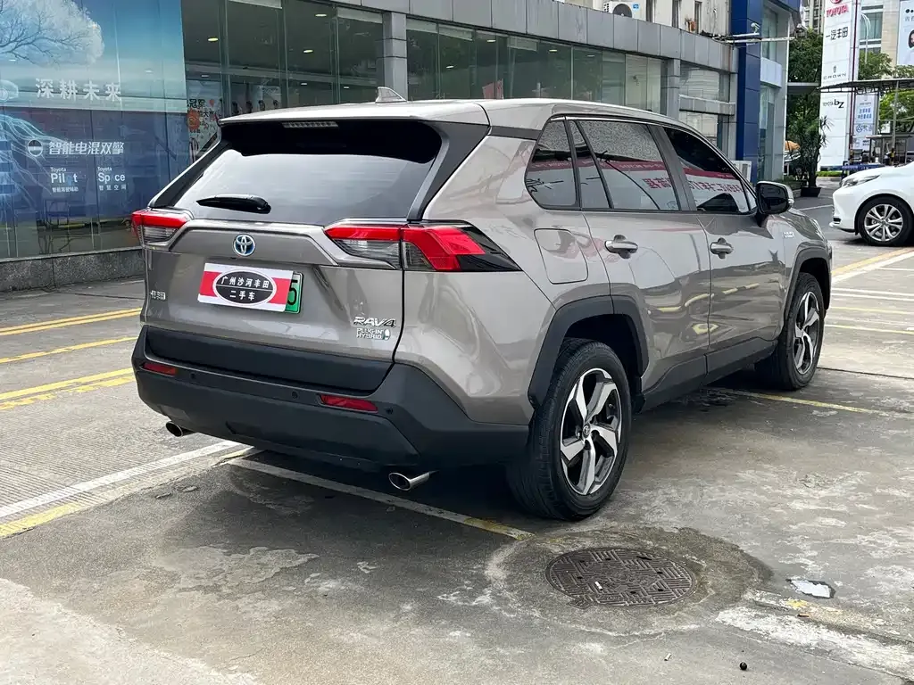 Toyota RAV4 Prime — фото 9