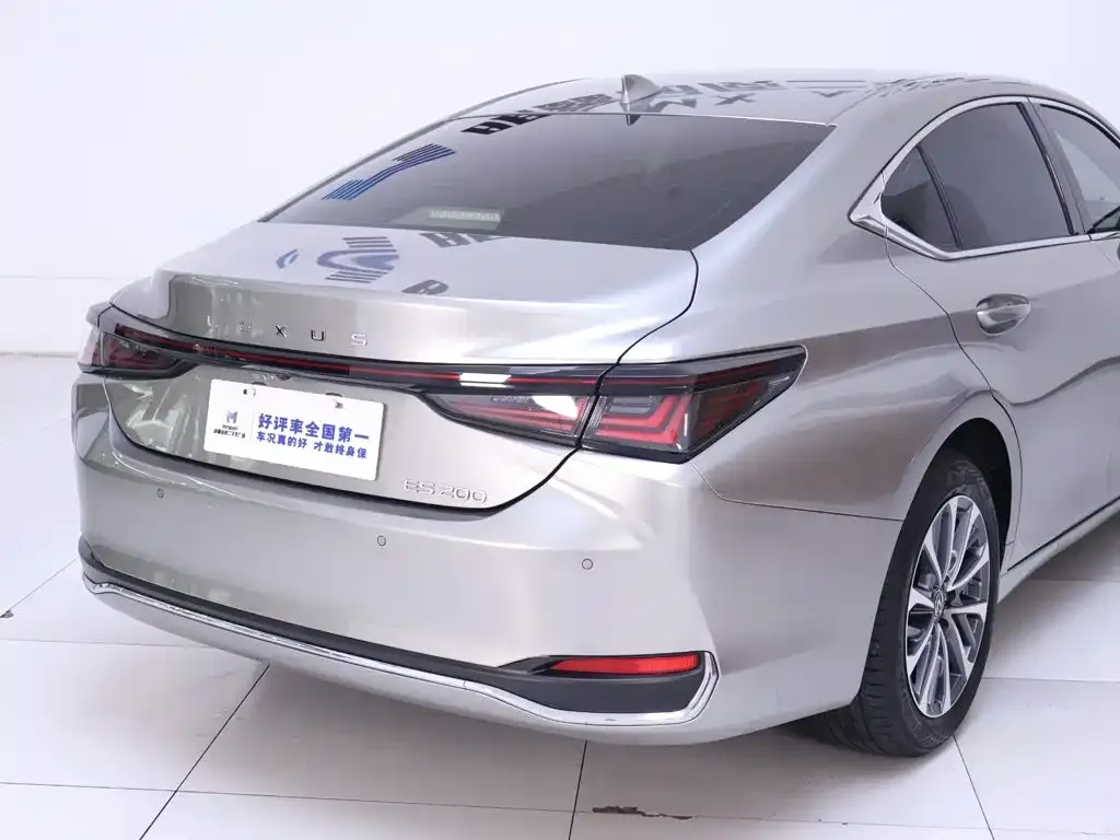 Lexus ES — фото 4