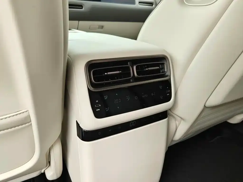 Li Auto Li i6 — фото 2