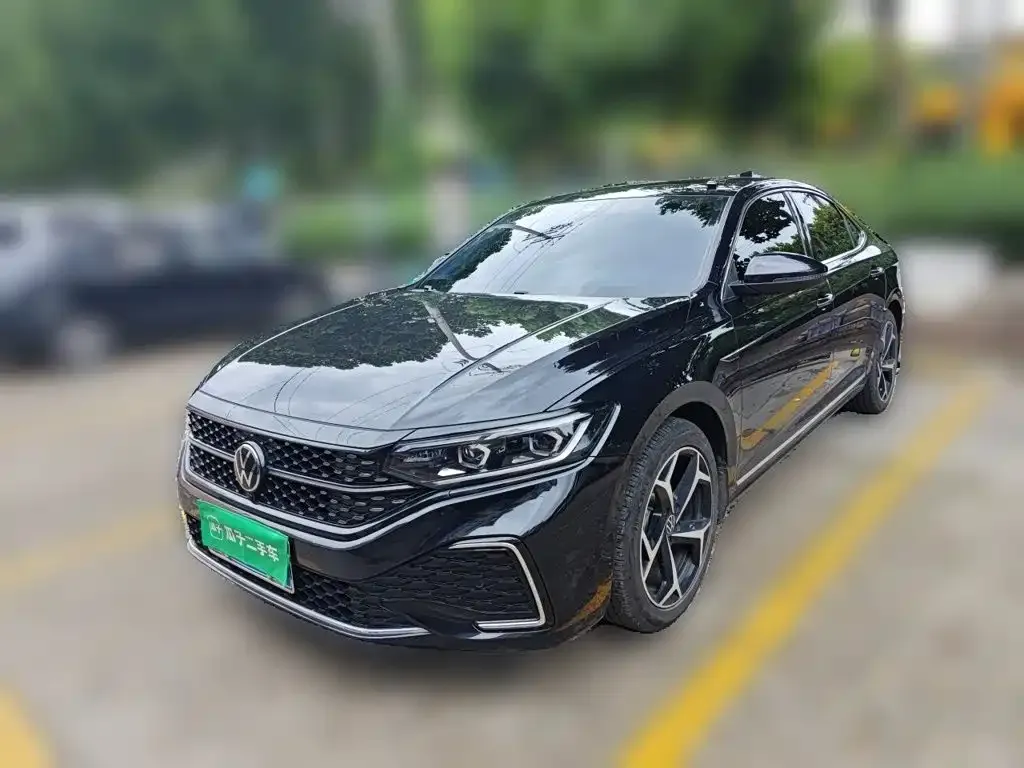 Volkswagen Passat — фото 1