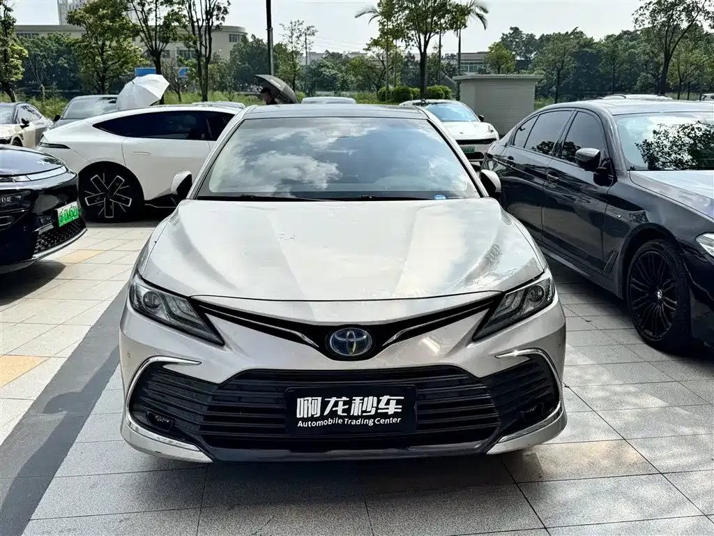 Toyota Camry — фото 7