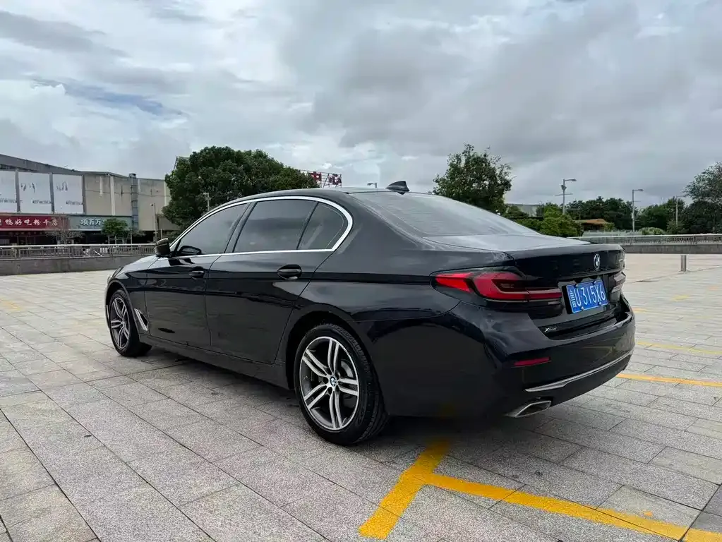 BMW 5 Series — фото 10