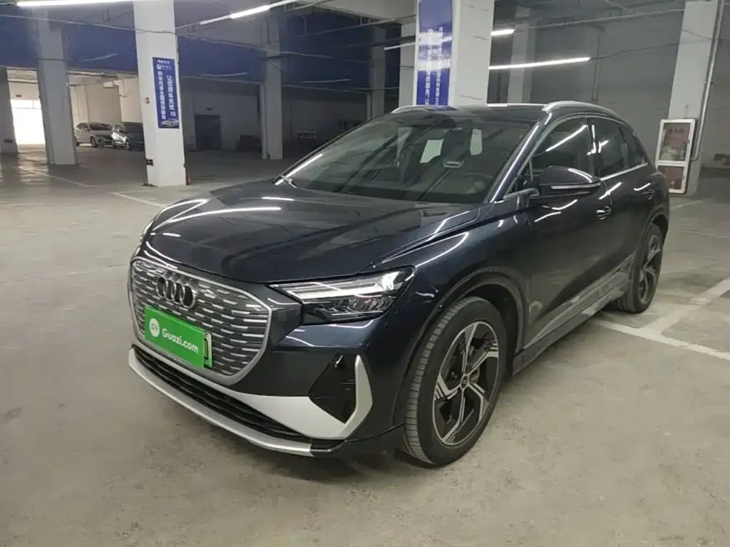 Audi Q4 e-tron — фото 1