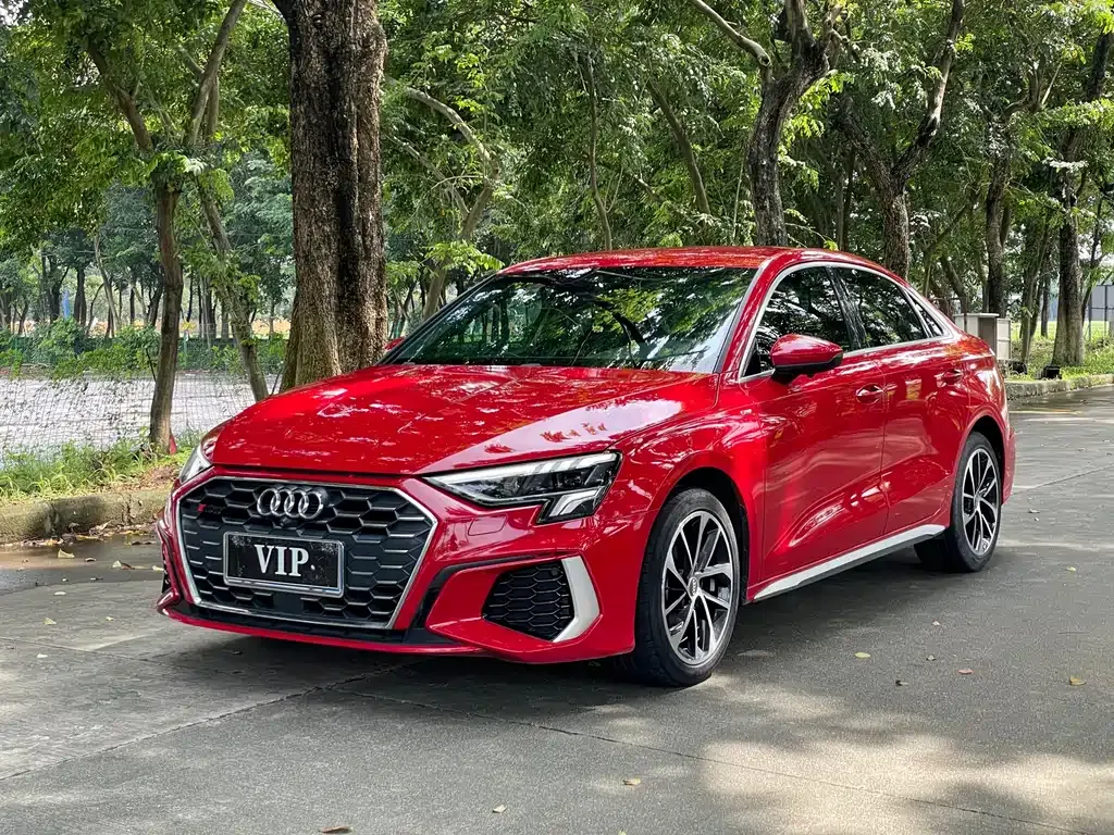 Audi A3 — фото 1