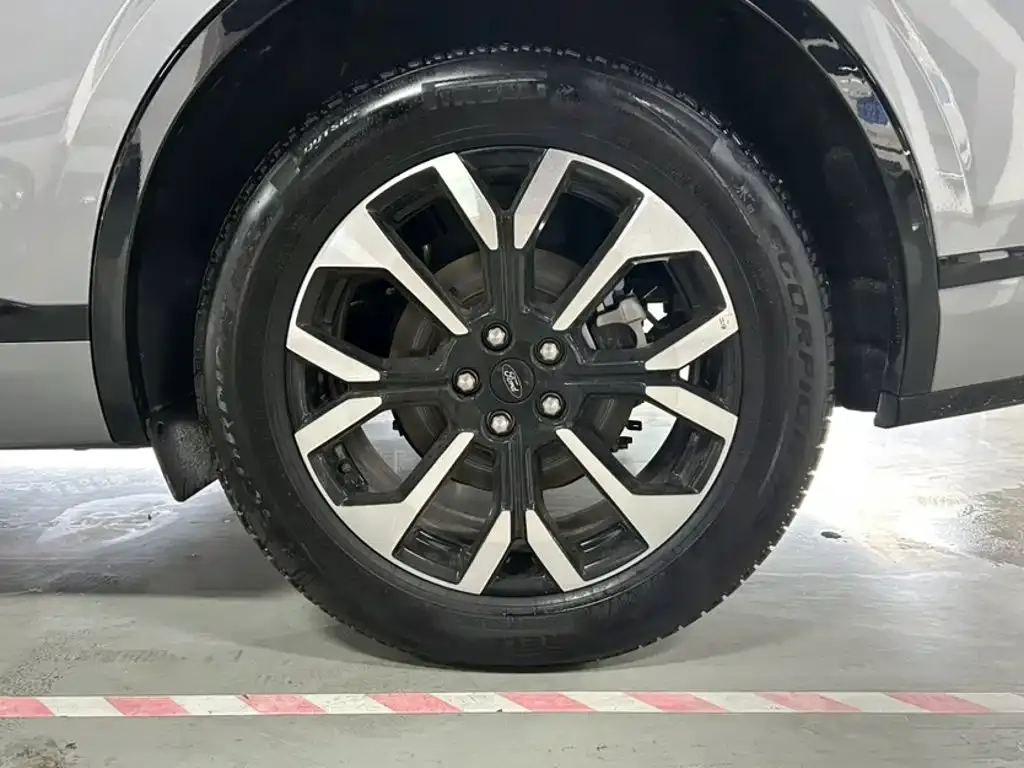 Ford Edge — фото 4