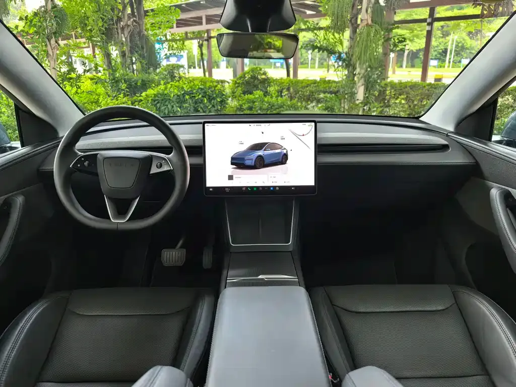 Tesla Model Y — фото 5