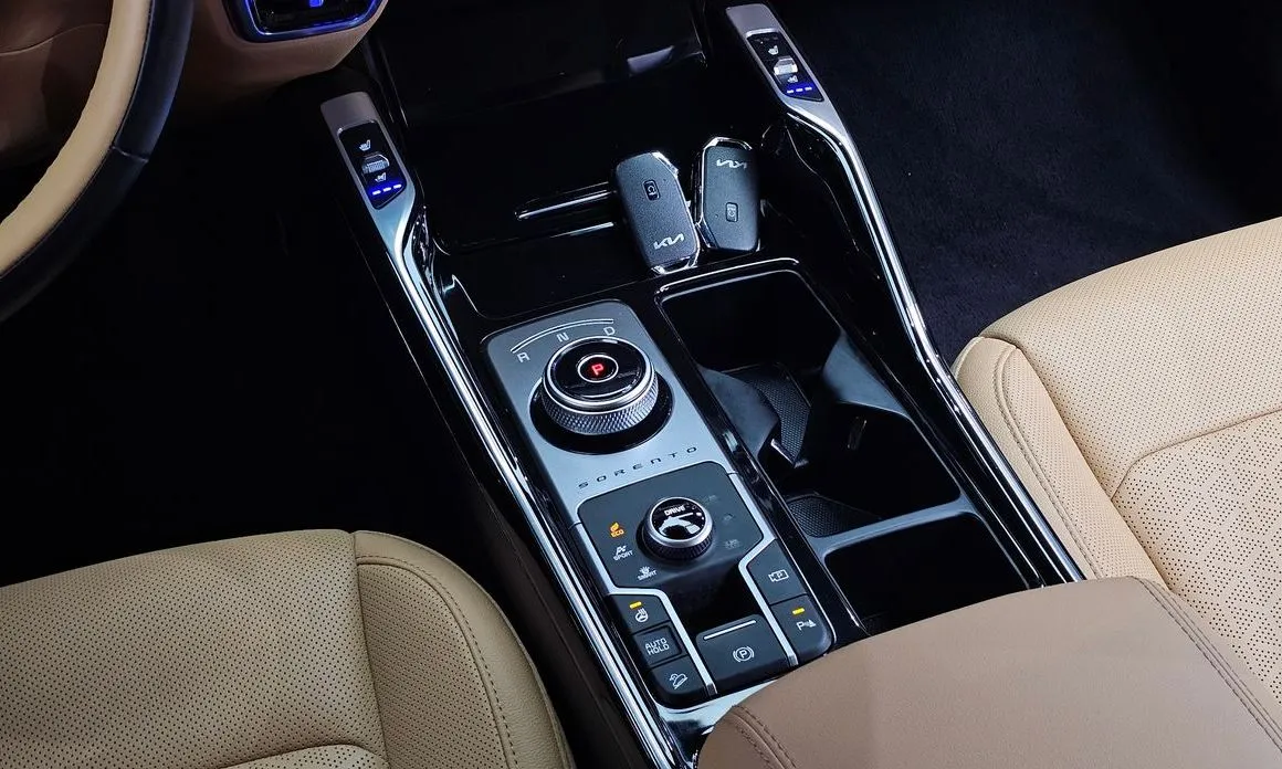Kia Sorento — фото 10