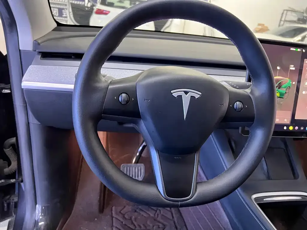 Tesla Model Y — фото 7