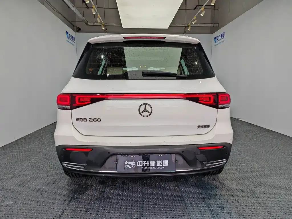 Mercedes-Benz EQB — фото 9