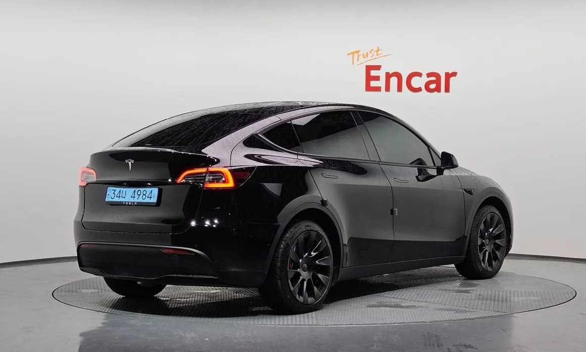 Tesla Model Y — фото 7