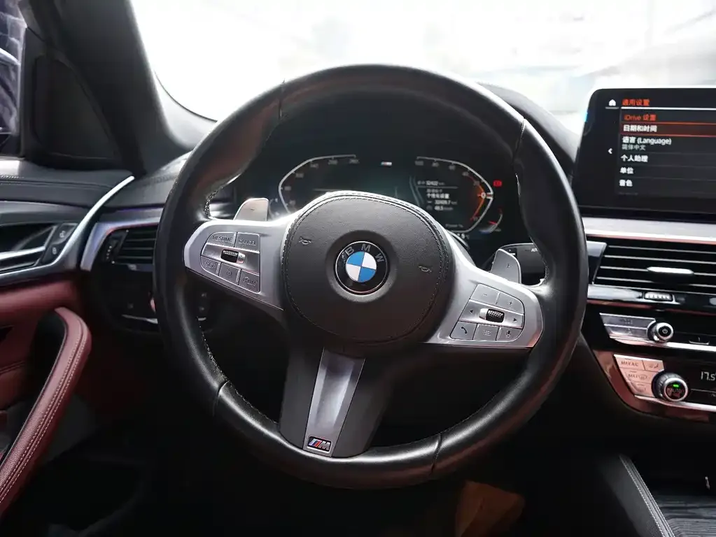 BMW 5 Series — фото 9