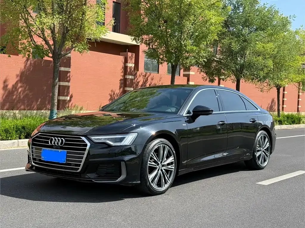 Audi A6L — фото 1