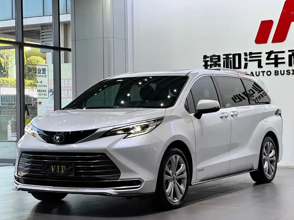 Toyota Sienna — фото 7