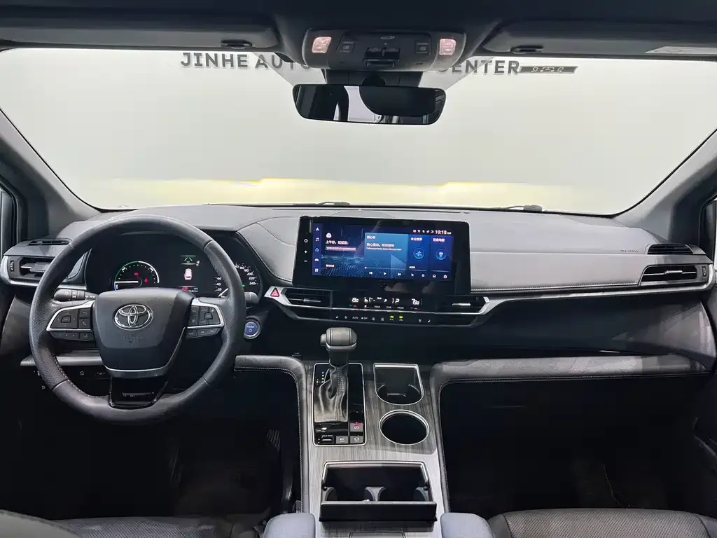 Toyota Sienna — фото 2