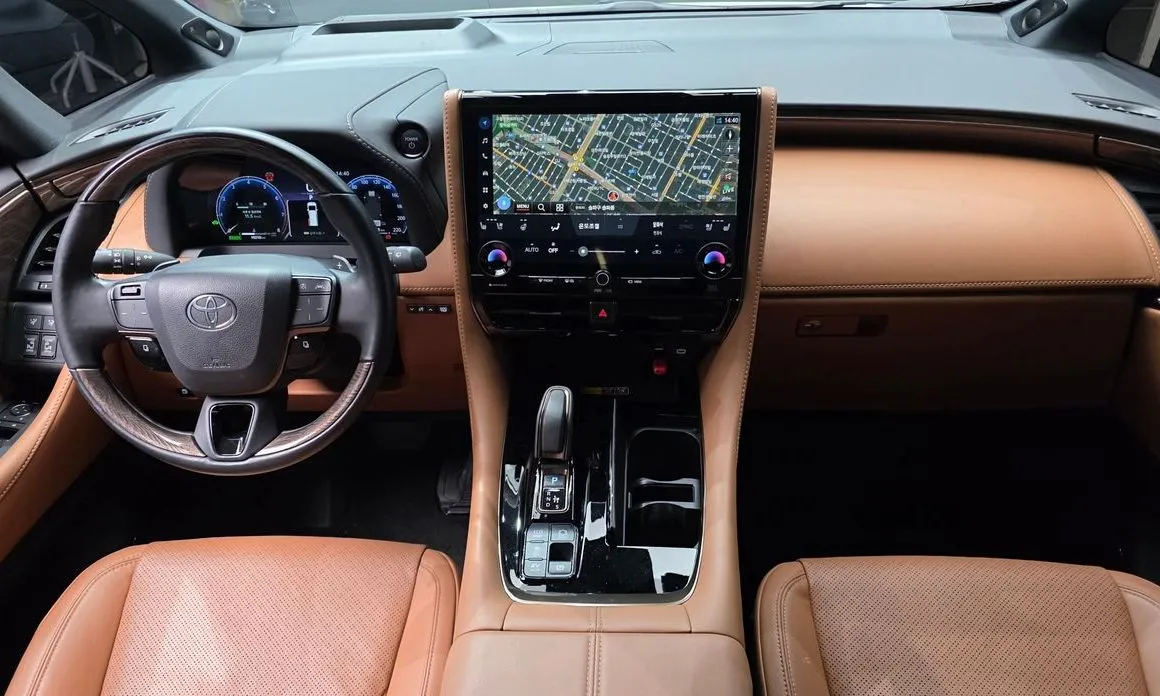 Toyota Alphard — фото 8