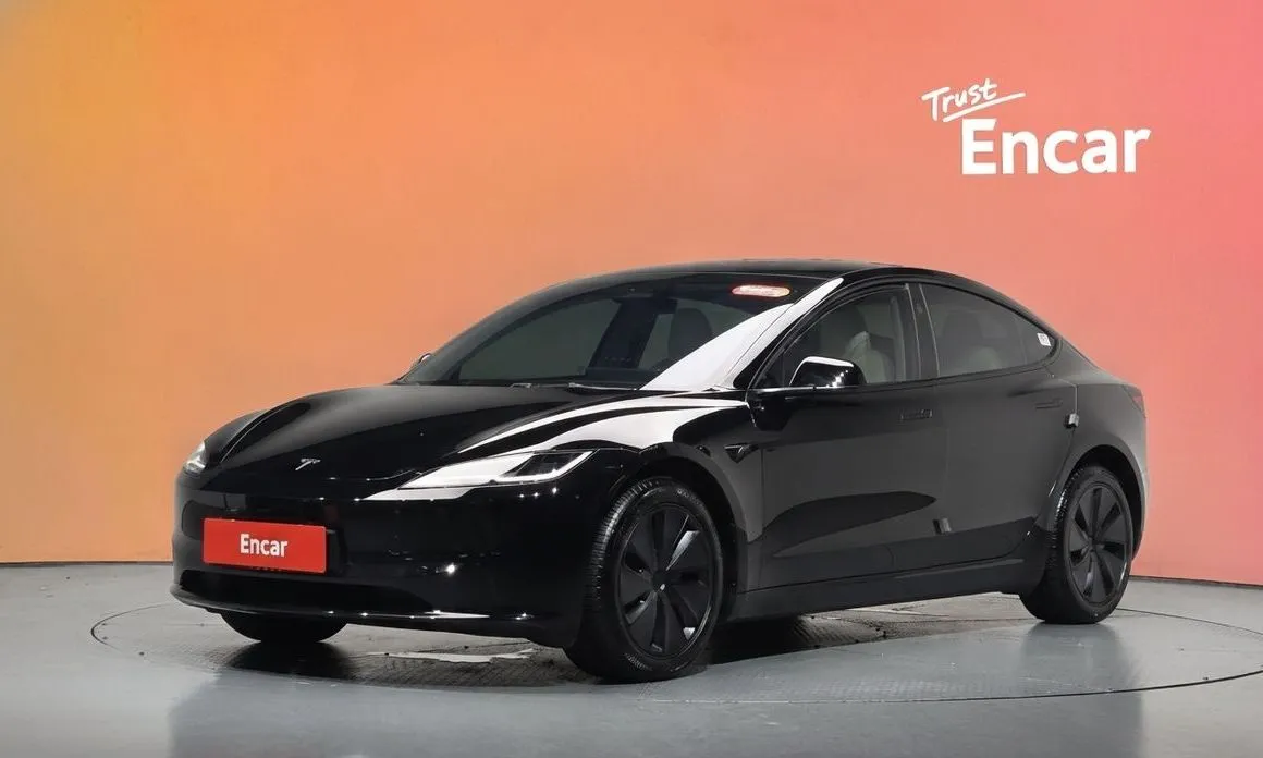 Tesla Model 3 — фото 1