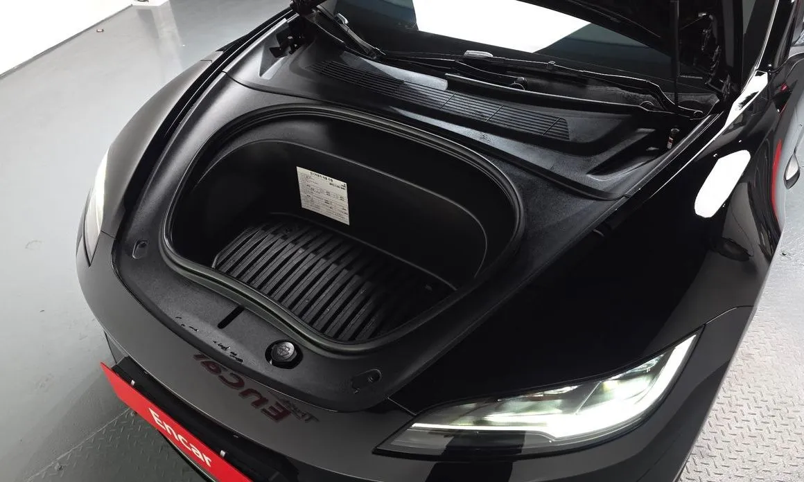 Tesla Model 3 — фото 10
