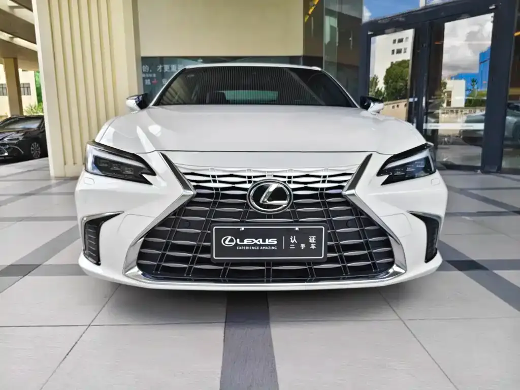 Lexus ES — фото 4