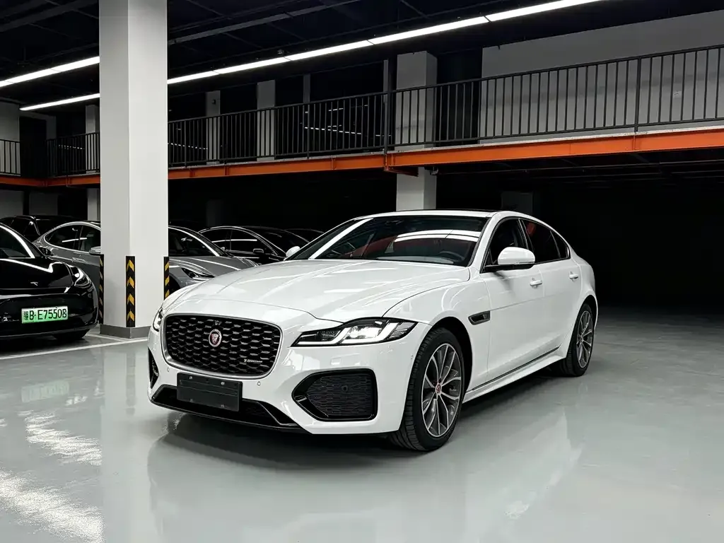 Jaguar XFL — фото 1