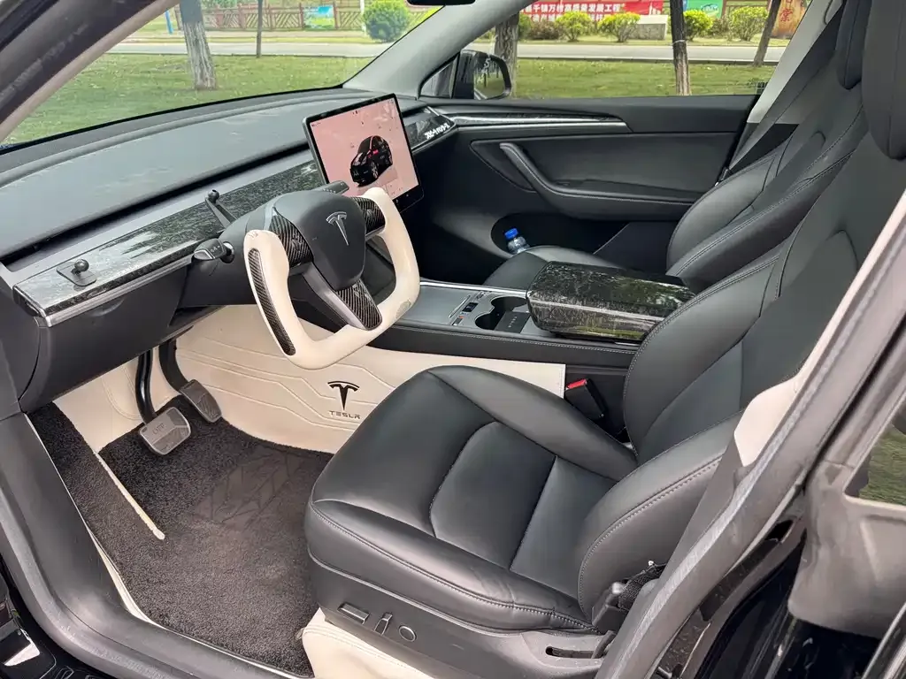 Tesla Model Y — фото 3