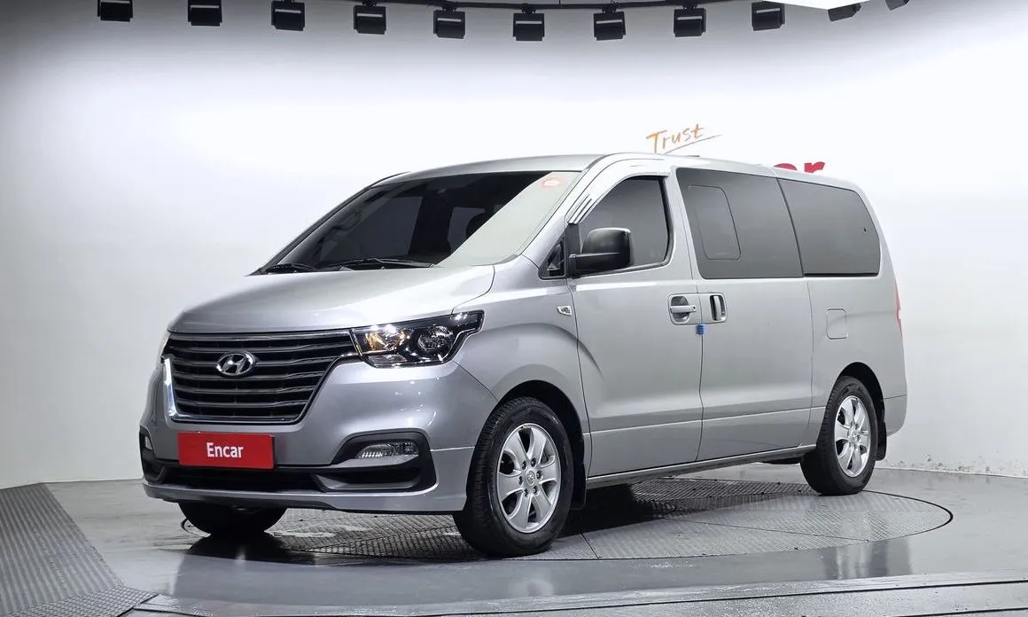 Hyundai Starex — фото 1