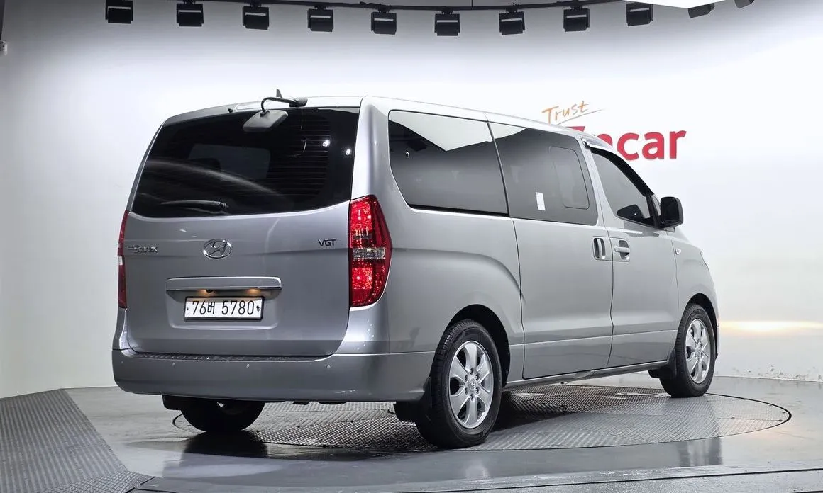 Hyundai Starex — фото 4