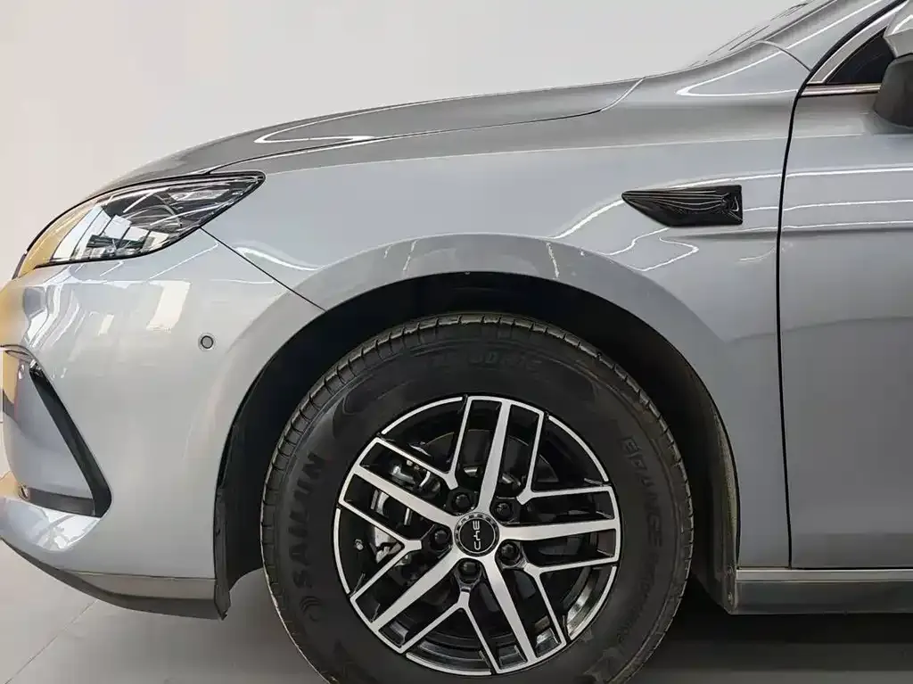 BYD Seal 05 DM-i — фото 10