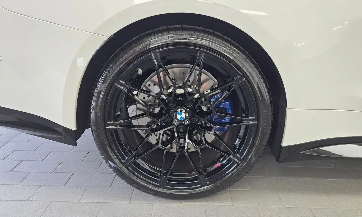 BMW M4 — фото 10