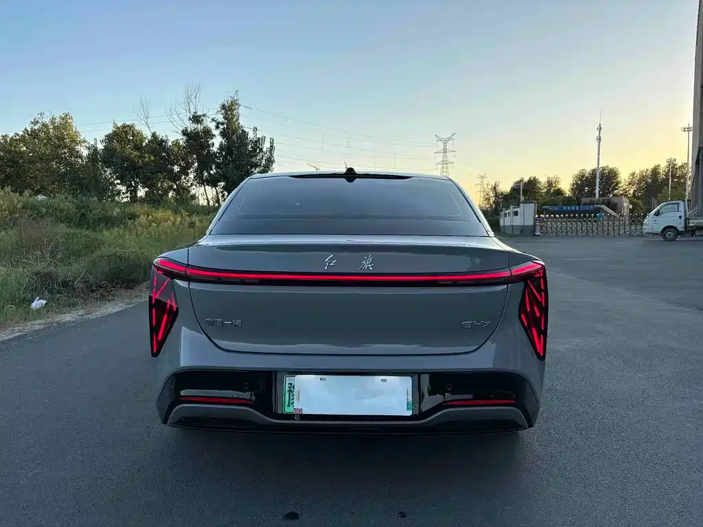 Hongqi EH7 — фото 9
