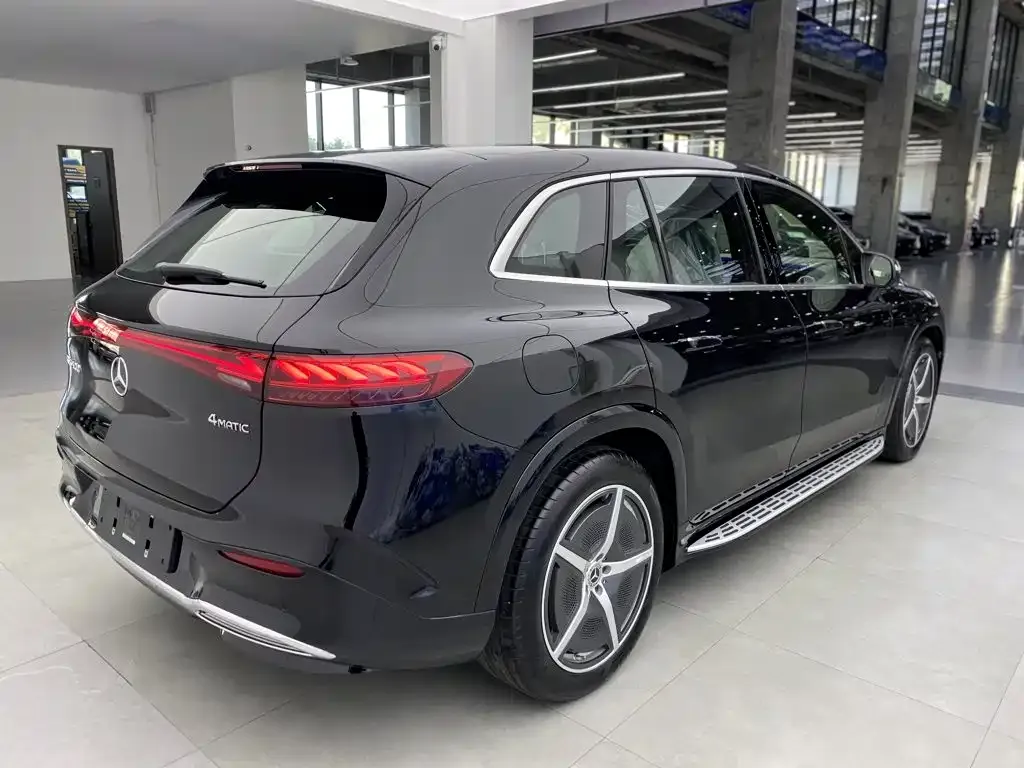 Mercedes-Benz EQS SUV — фото 9