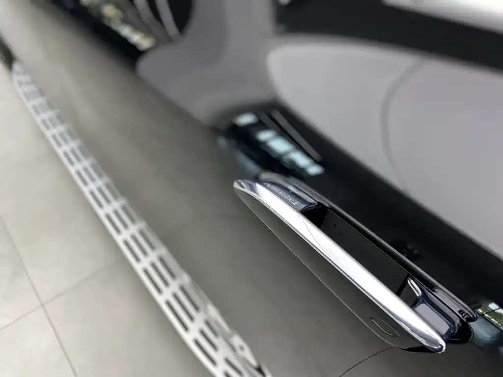 Mercedes-Benz EQS SUV — фото 2