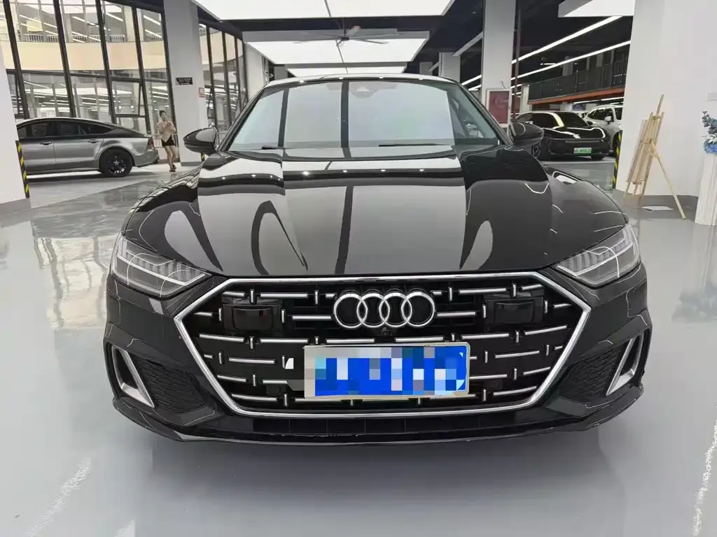 Audi A7L — фото 9