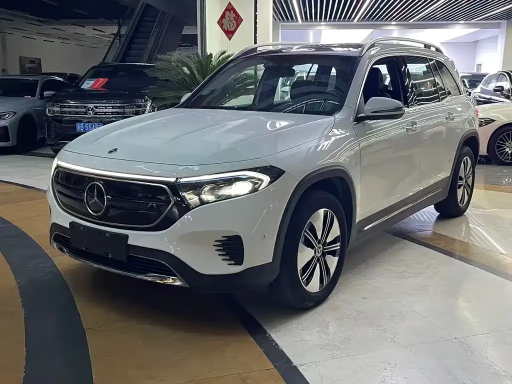Mercedes-Benz EQB — фото 1