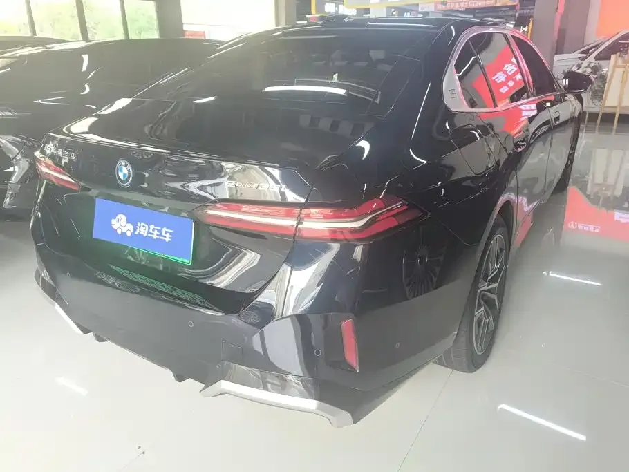 BMW i5 — фото 8