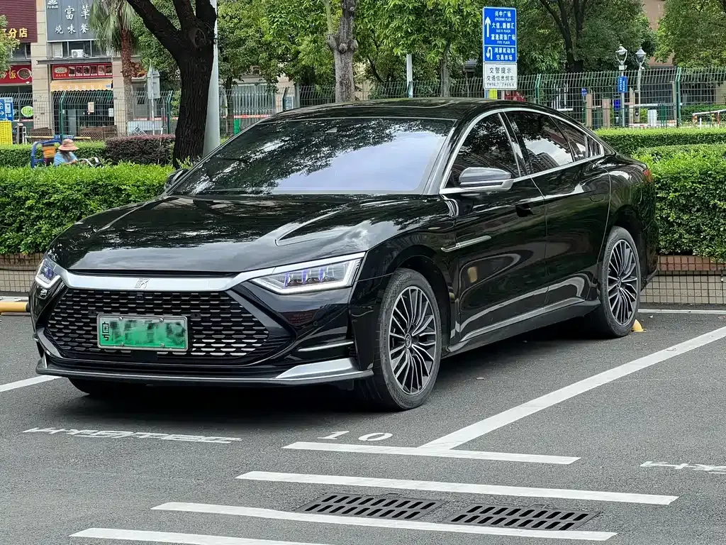 BYD Han — фото 1
