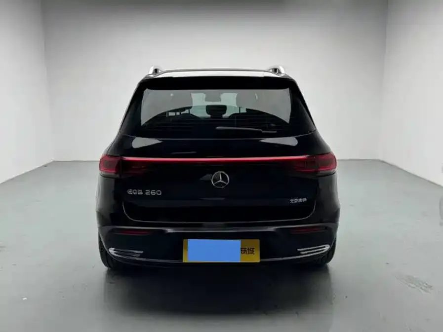 Mercedes-Benz EQB — фото 10