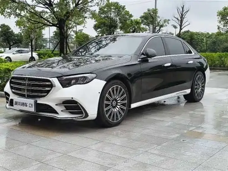 Mercedes-Benz E-Class — фото 1