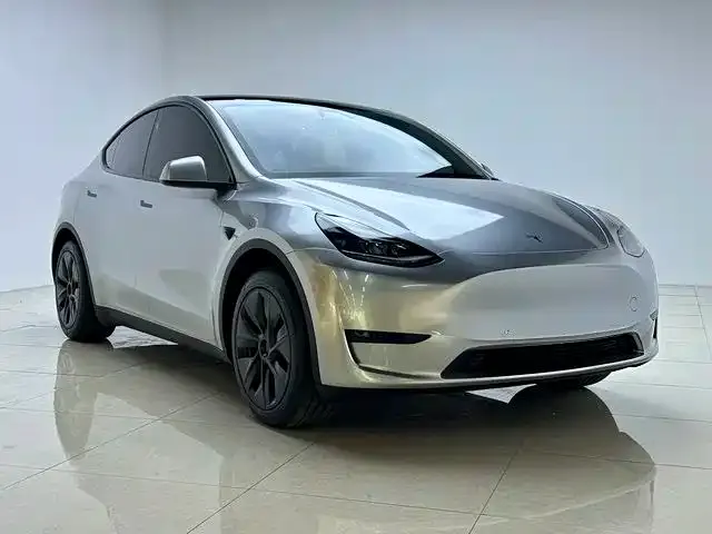Tesla Model Y — фото 8