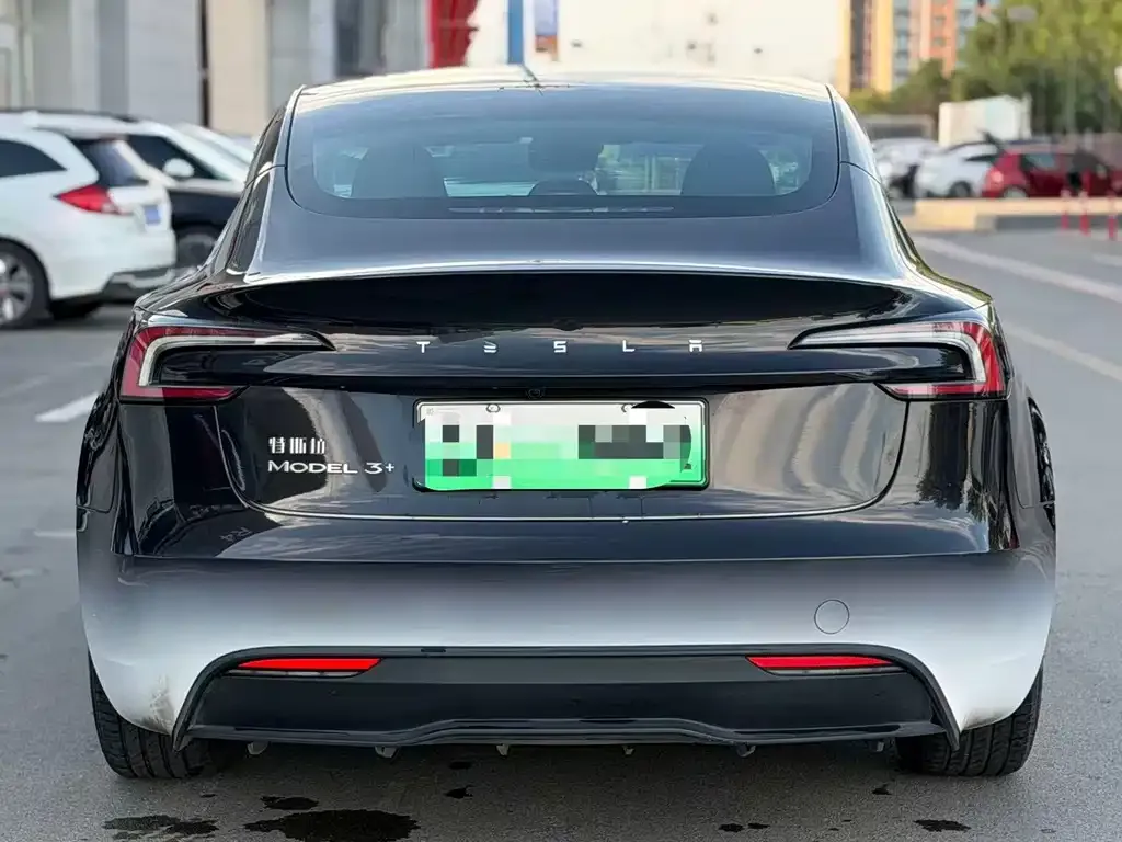 Tesla Model 3 — фото 4
