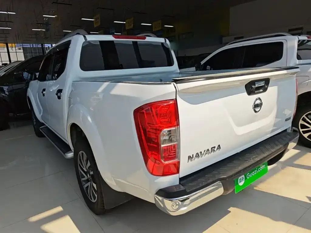 Nissan Navara — фото 10
