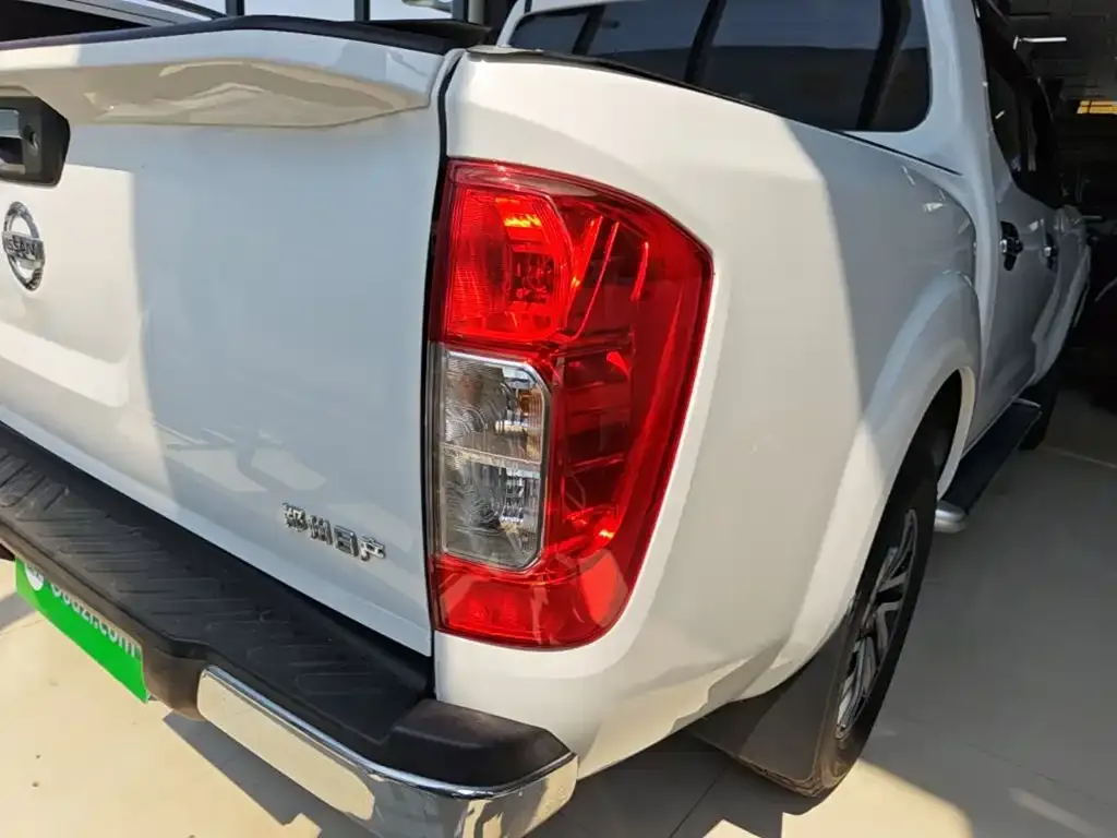 Nissan Navara — фото 2