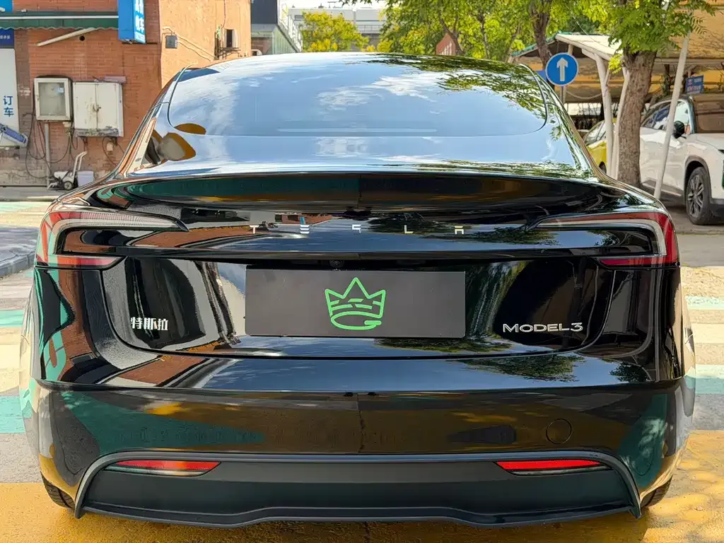 Tesla Model 3 — фото 6