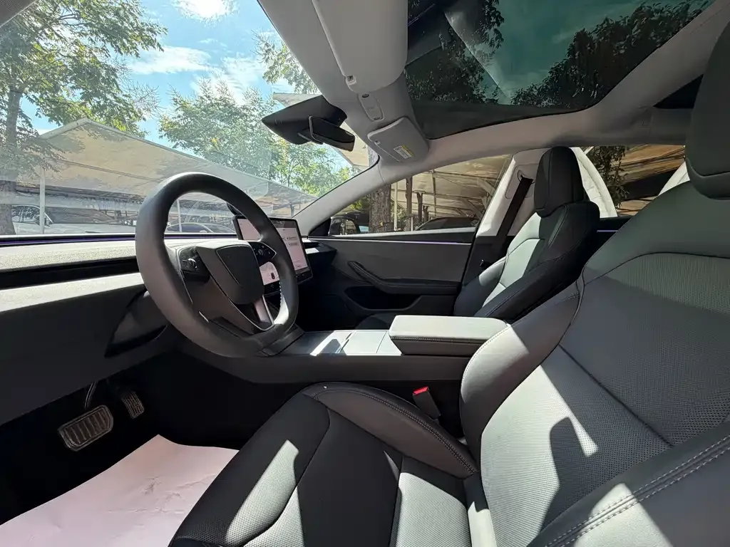 Tesla Model 3 — фото 3