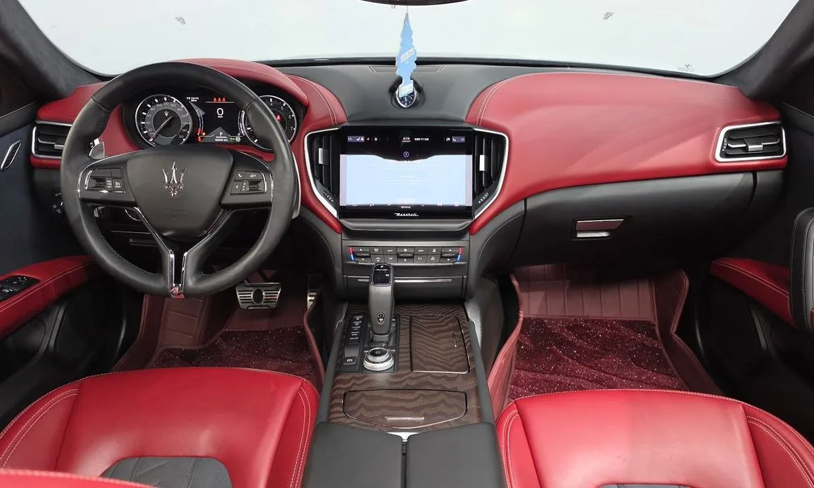 Maserati Ghibli — фото 10