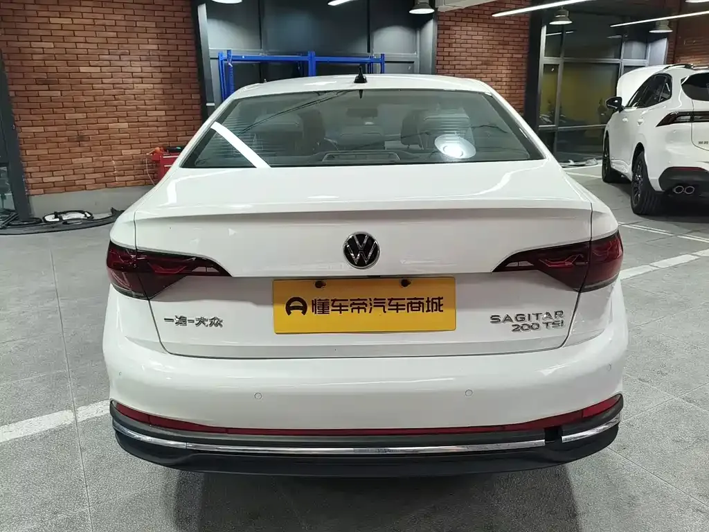 Volkswagen Sagitar — фото 2