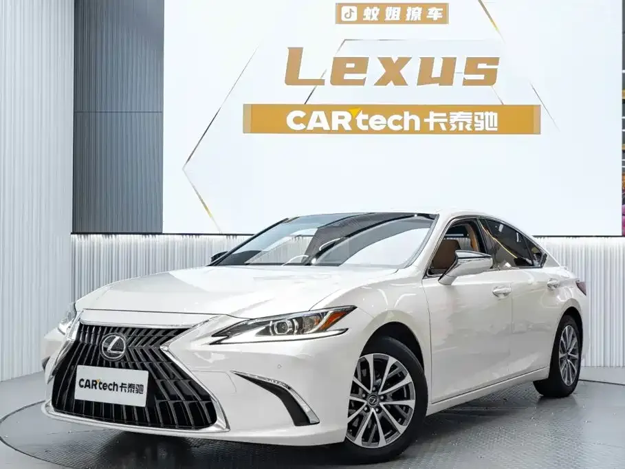 Lexus ES — фото 1