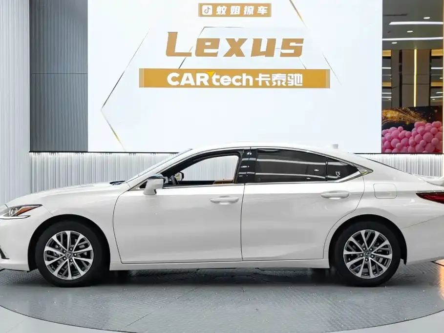 Lexus ES — фото 10