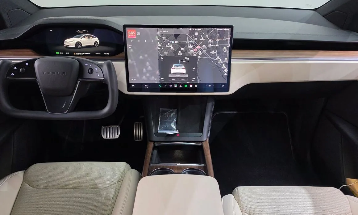 Tesla Model X — фото 7