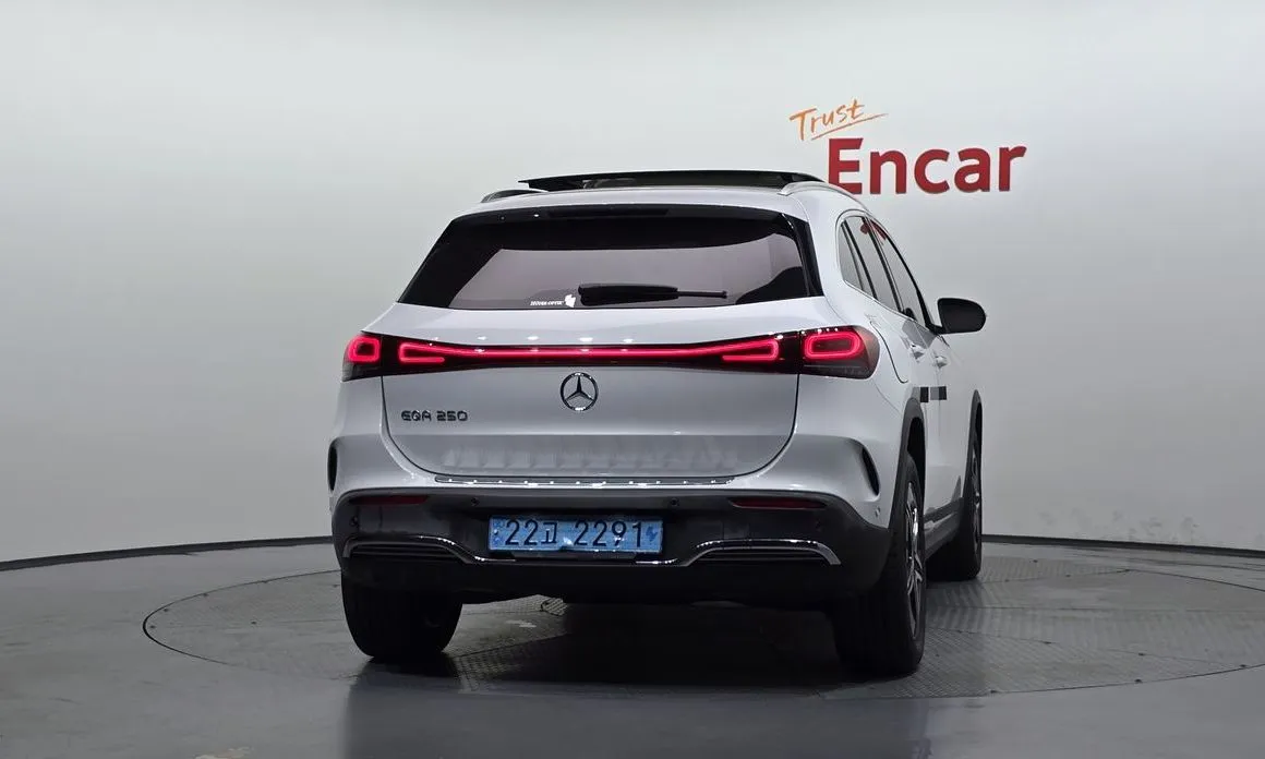 Mercedes-Benz EQA — фото 3