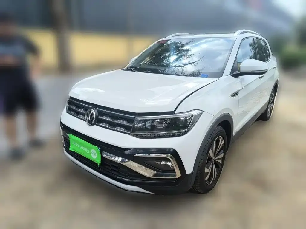 Volkswagen T-Cross — фото 1